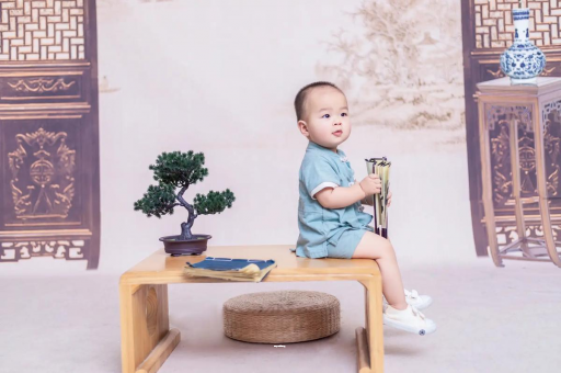 鸡西宝宝发烧不出汗怎么办